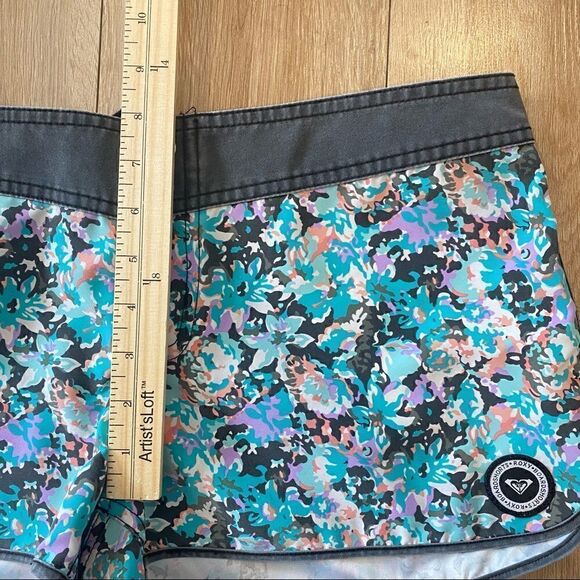 Roxy Floral Print Summer Beach Shorts - Picture 6 of 10